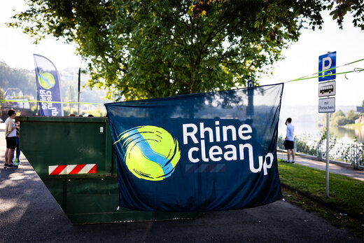 WHU-Studierende befreien das Rheinufer von Müll