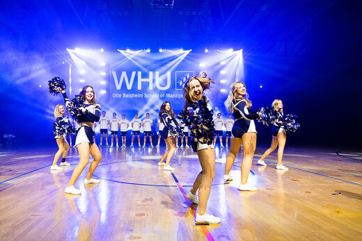 Cheerleaders beim WHU Euromasters 2022.