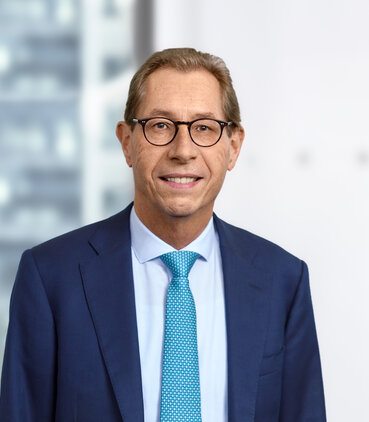 Professor Hartmut Leser